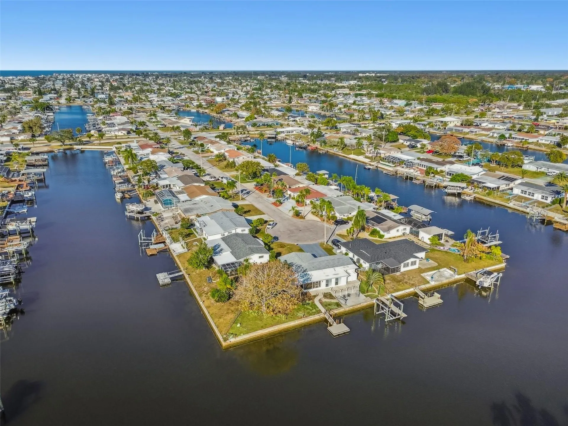 12605 4th Isle Hudson FL 34667