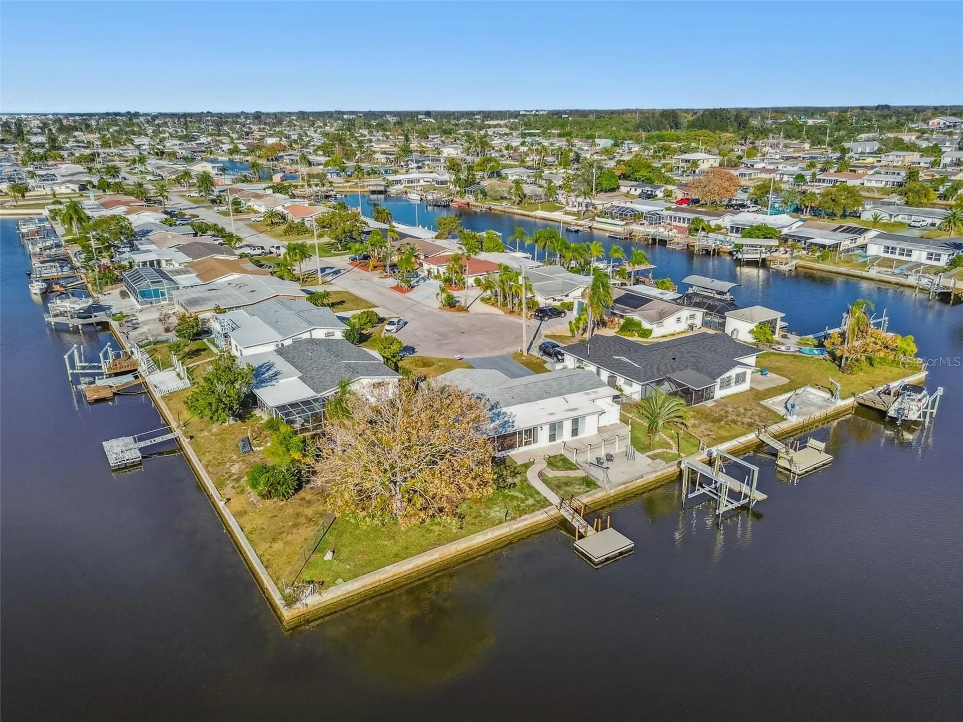 12605 4th Isle Hudson FL 34667