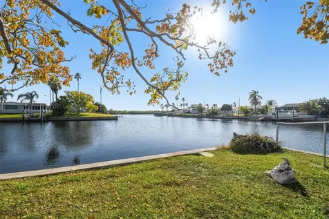 12605 4th Isle Hudson FL 34667