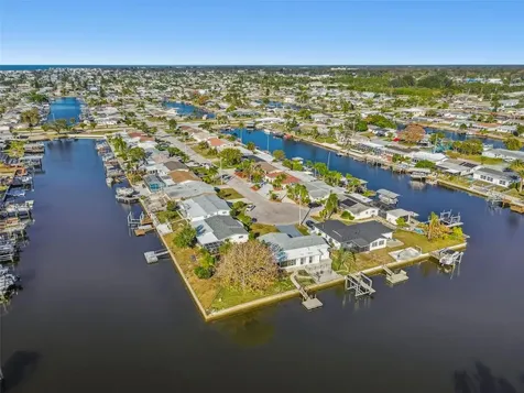 12605 4th Isle Hudson FL 34667