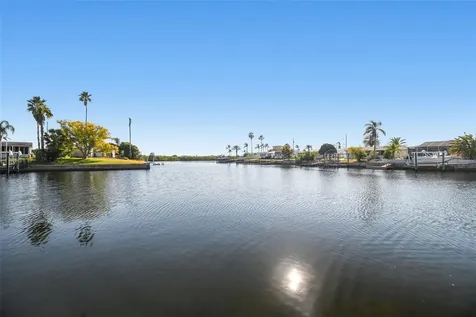12605 4th Isle Hudson FL 34667