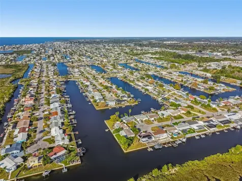 12605 4th Isle Hudson FL 34667