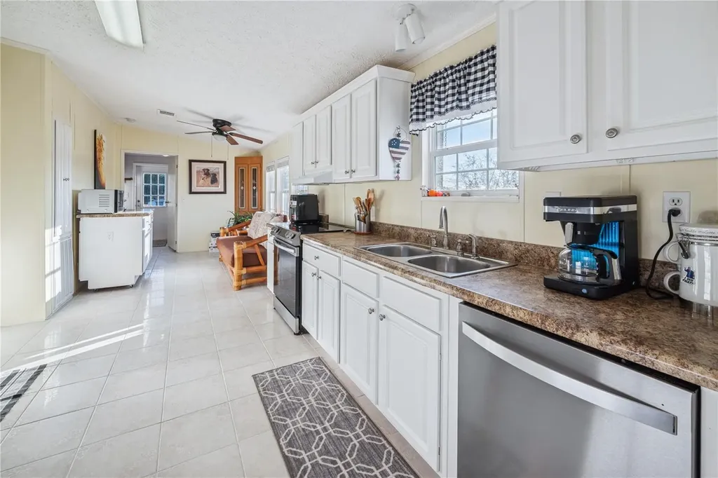 18708 County Road 250 Live Oak FL 32060