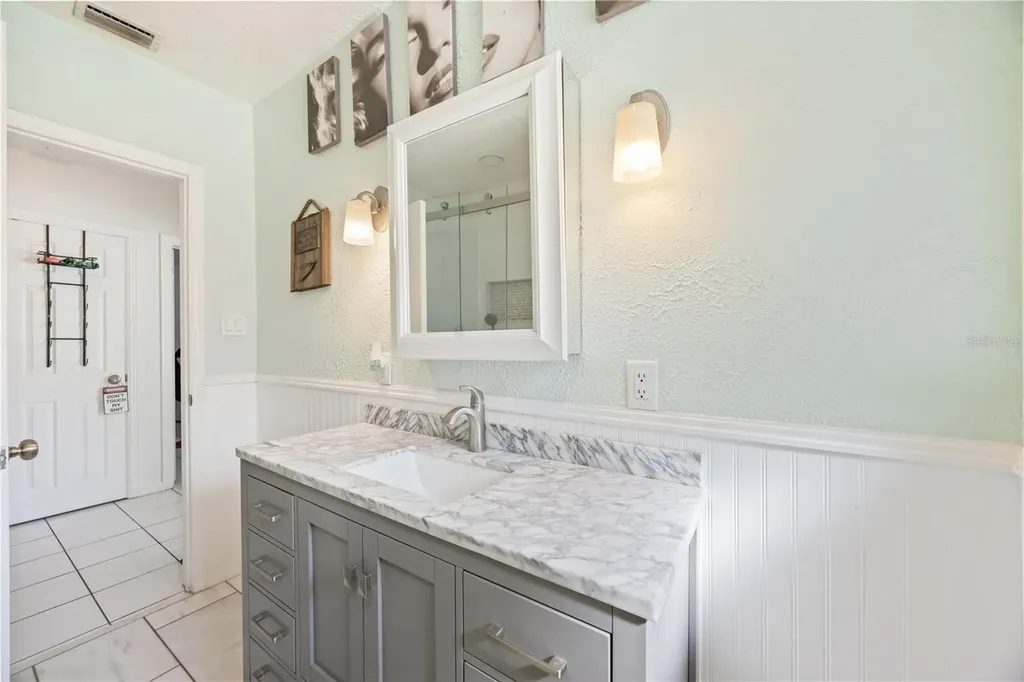 2811 17th Avenue W Bradenton FL 34205