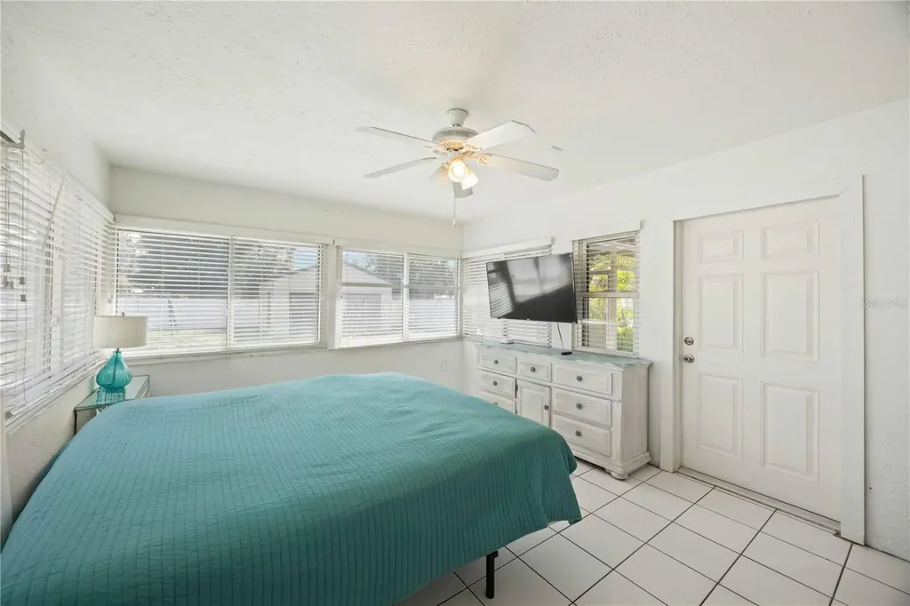 2811 17th Avenue W Bradenton FL 34205