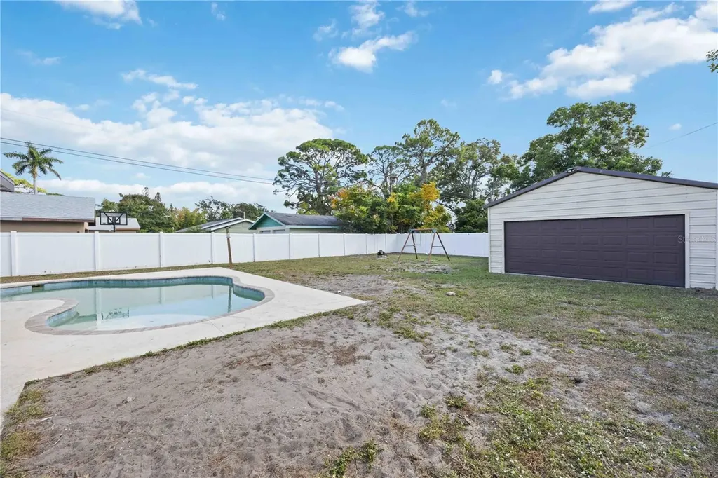2811 17th Avenue W Bradenton FL 34205