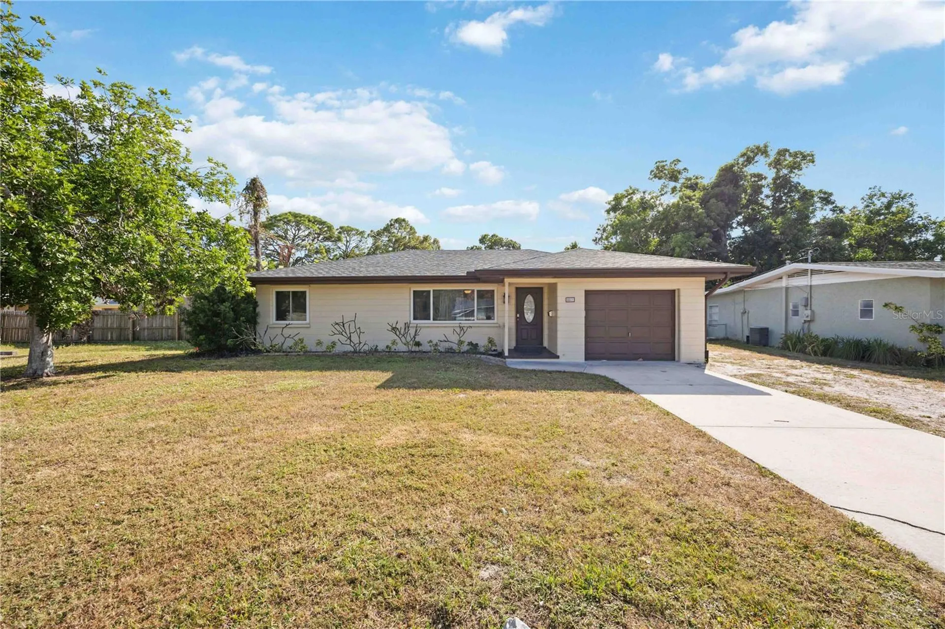 2811 17th Avenue W Bradenton FL 34205