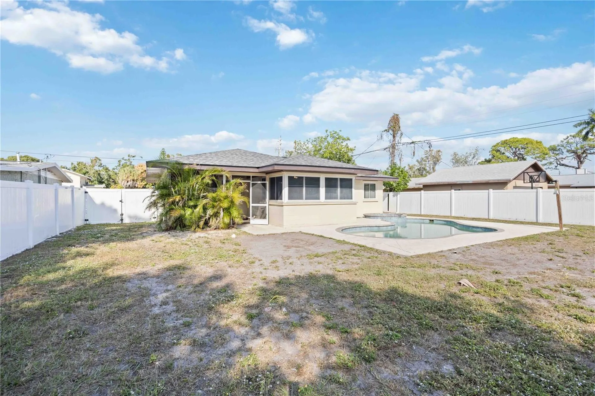 2811 17th Avenue W Bradenton FL 34205