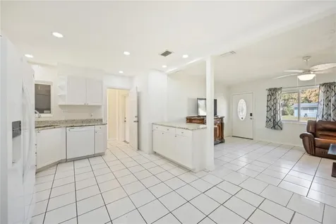2811 17th Avenue W Bradenton FL 34205