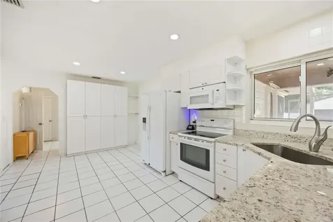 2811 17th Avenue W Bradenton FL 34205