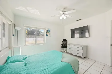 2811 17th Avenue W Bradenton FL 34205