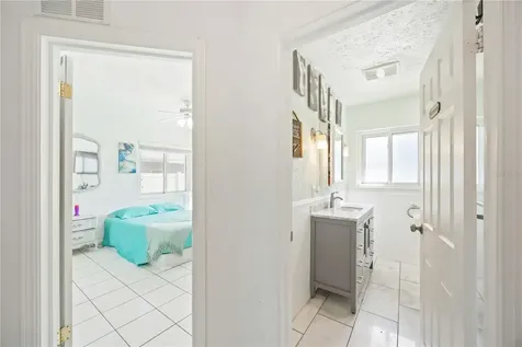 2811 17th Avenue W Bradenton FL 34205