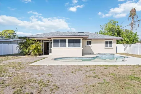 2811 17th Avenue W Bradenton FL 34205