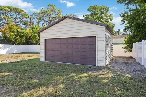 2811 17th Avenue W Bradenton FL 34205