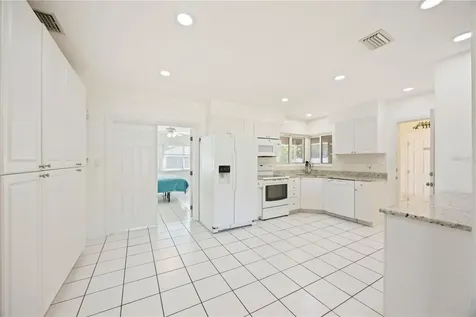 2811 17th Avenue W Bradenton FL 34205