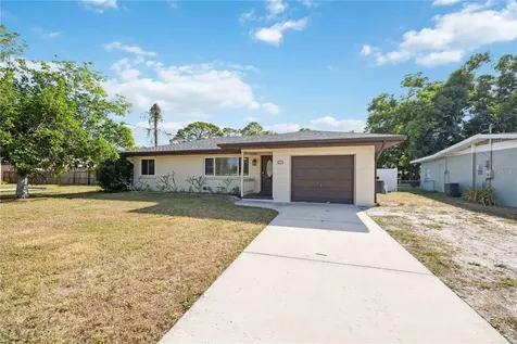 2811 17th Avenue W Bradenton FL 34205
