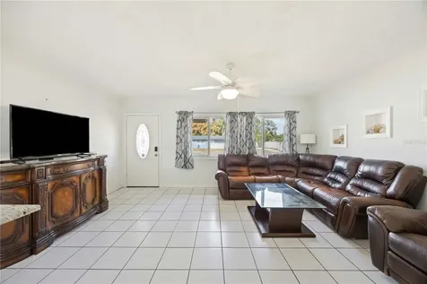 2811 17th Avenue W Bradenton FL 34205