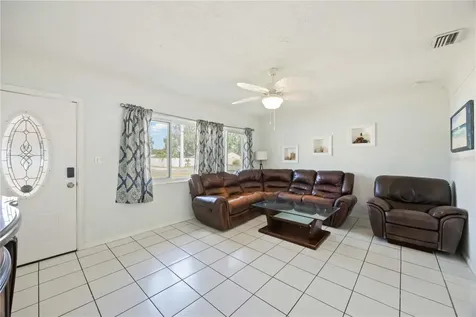 2811 17th Avenue W Bradenton FL 34205