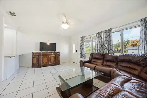 2811 17th Avenue W Bradenton FL 34205