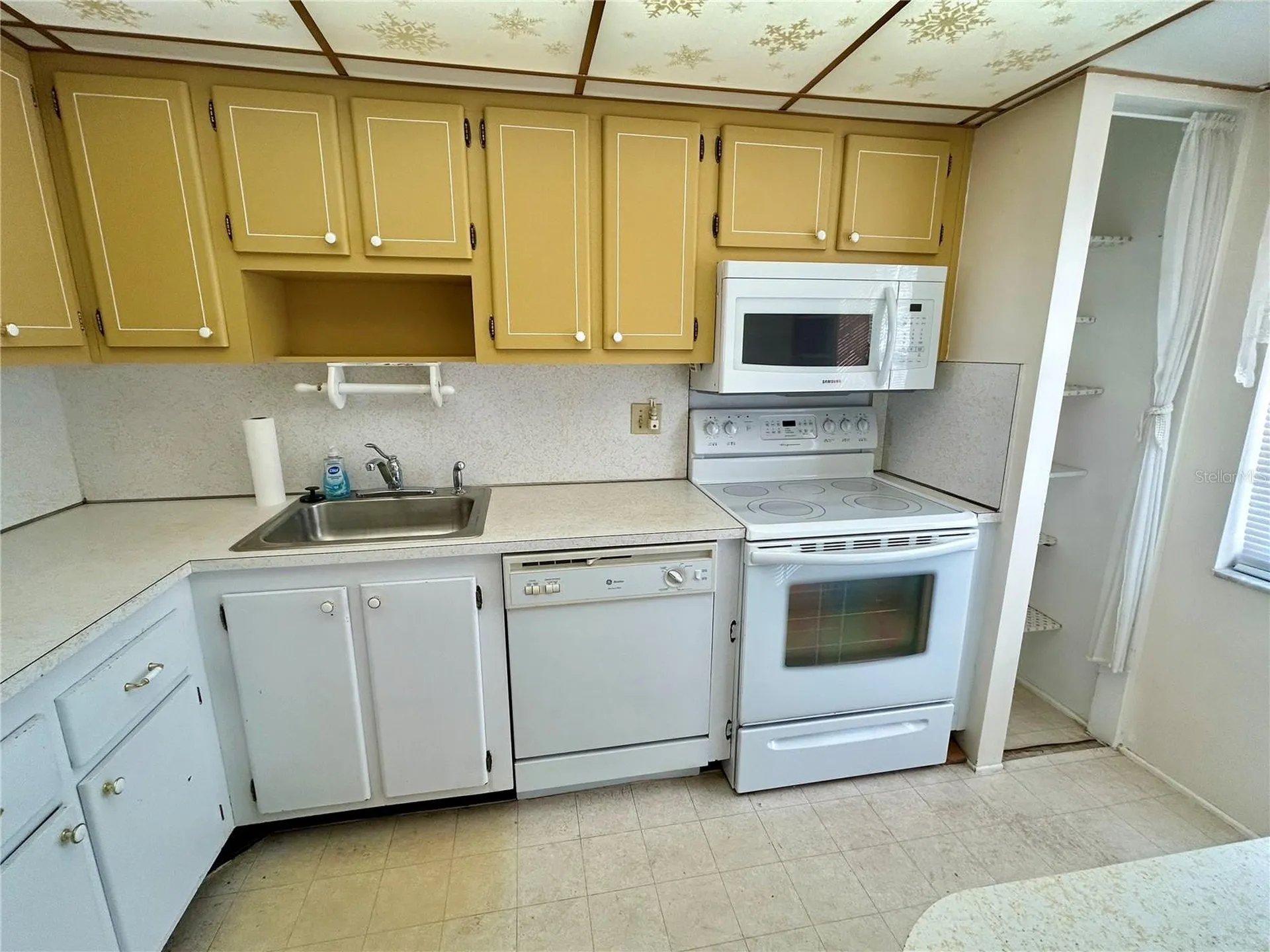 6960 20th Avenue N St Petersburg FL 33710