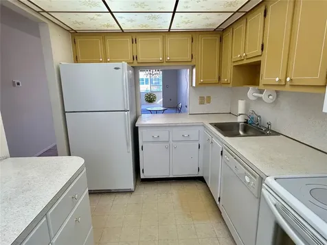 6960 20th Avenue N St Petersburg FL 33710