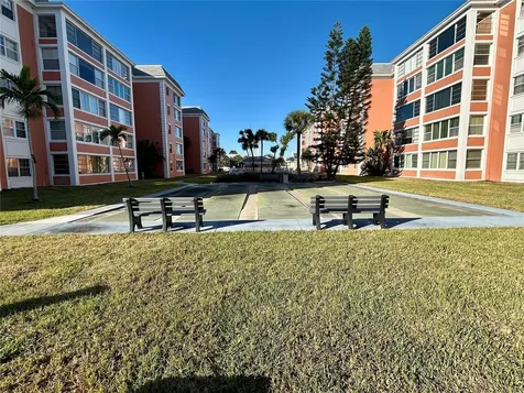 6960 20th Avenue N St Petersburg FL 33710