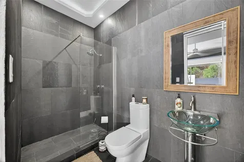 A9 Serrania Guaynabo PR 00966