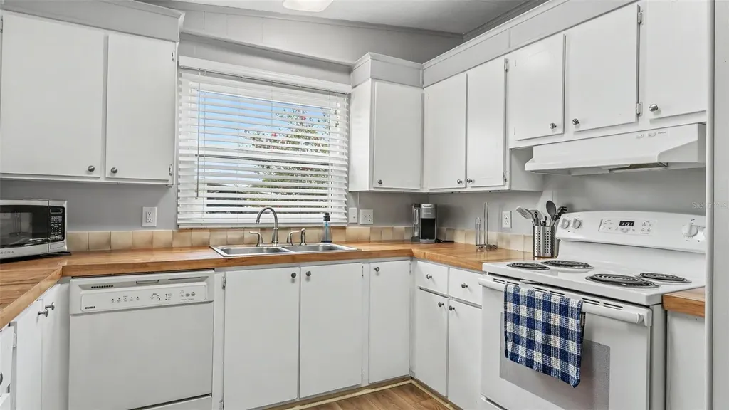 5079 Lodgewood Drive Lakeland FL 33810