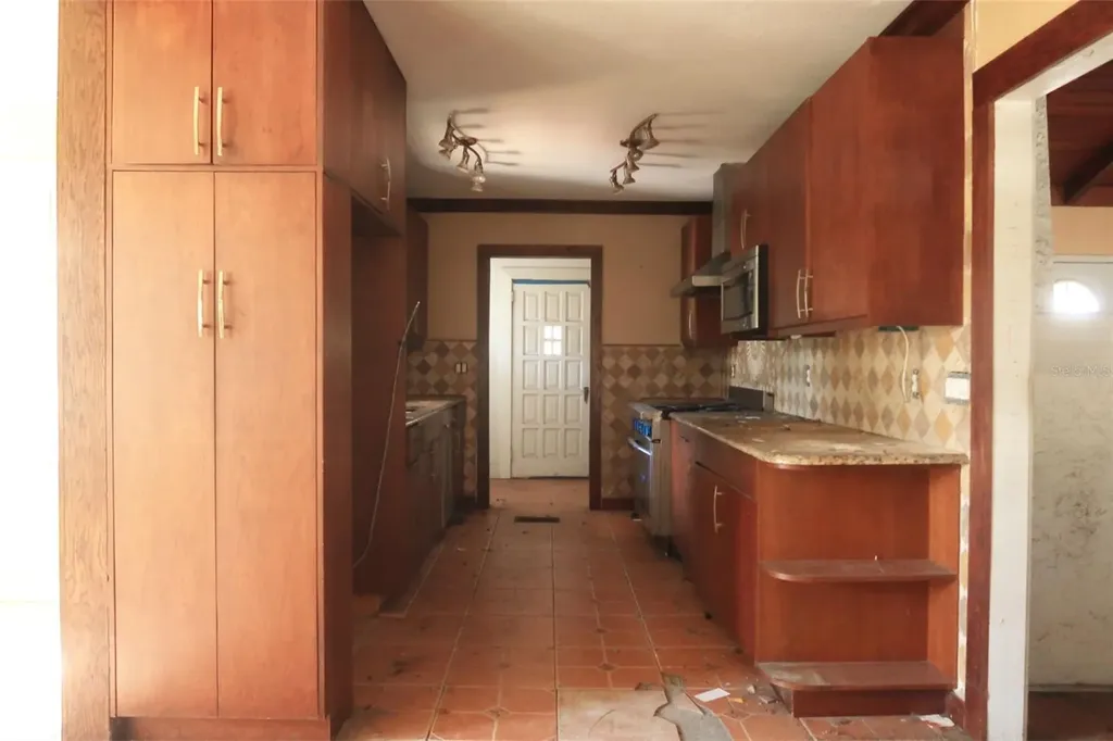 215 S Beverly Avenue Tampa FL 33609