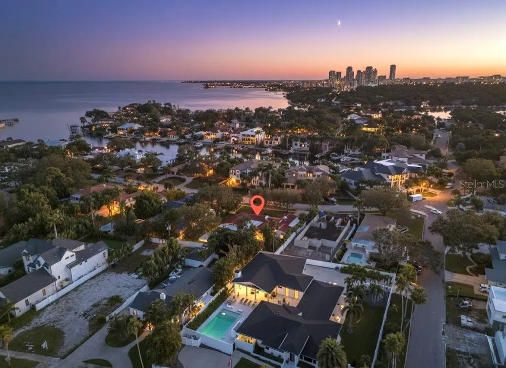1222 Brightwaters Boulevard NE St Petersburg FL 33704