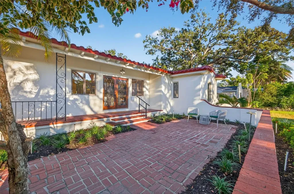 1222 Brightwaters Boulevard NE St Petersburg FL 33704