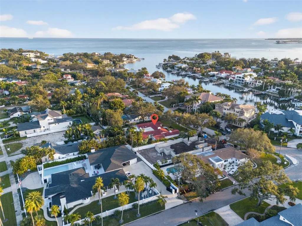 1222 Brightwaters Boulevard NE St Petersburg FL 33704