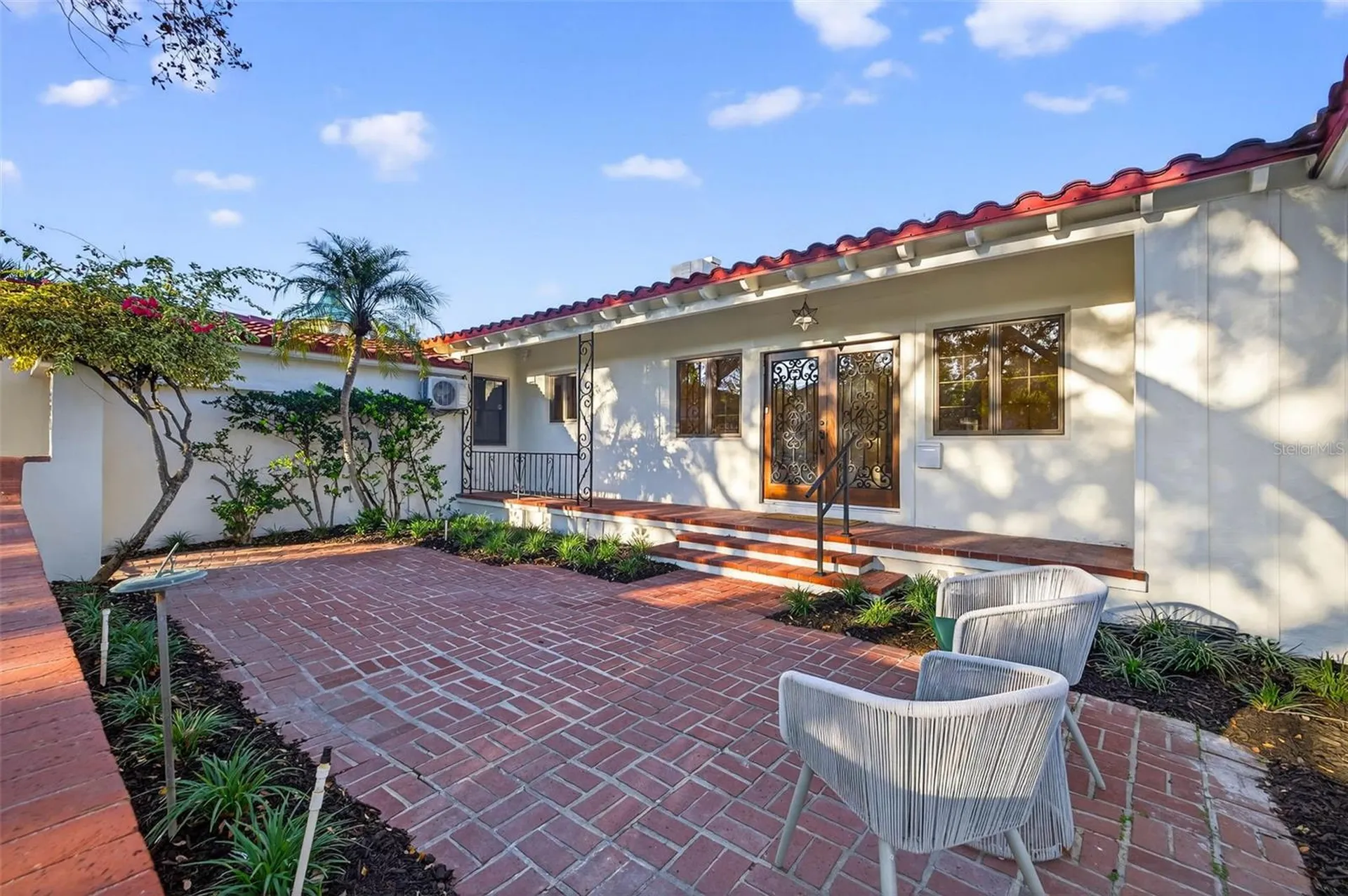 1222 Brightwaters Boulevard NE St Petersburg FL 33704