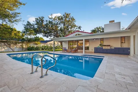 1222 Brightwaters Boulevard NE St Petersburg FL 33704