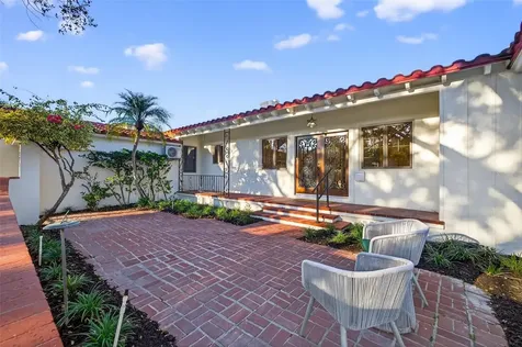 1222 Brightwaters Boulevard NE St Petersburg FL 33704
