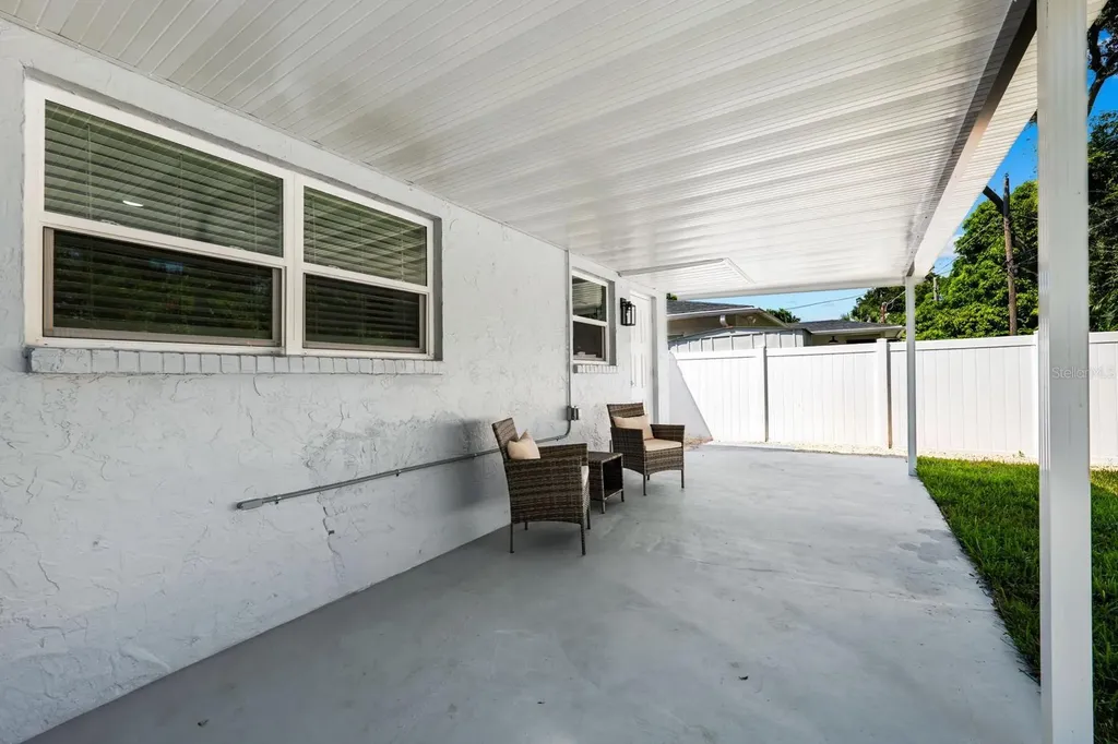 3011 W Douglas Tampa FL 33607