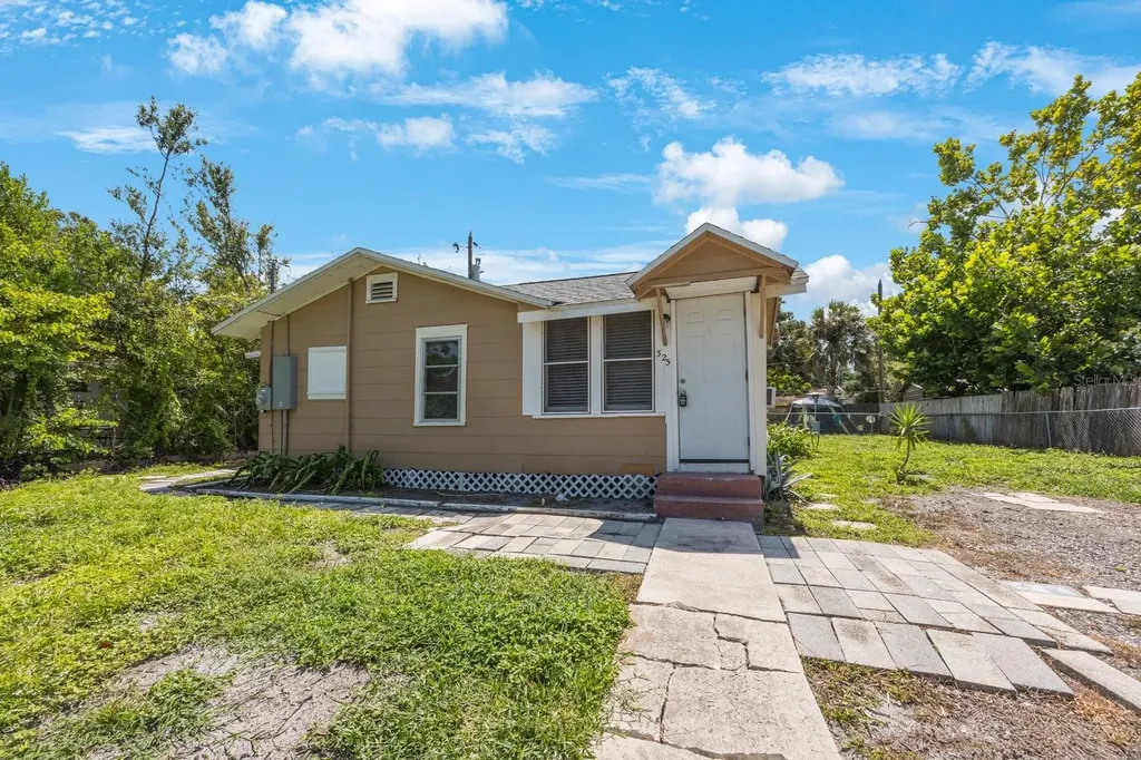325 41st Street N St Petersburg FL 33713