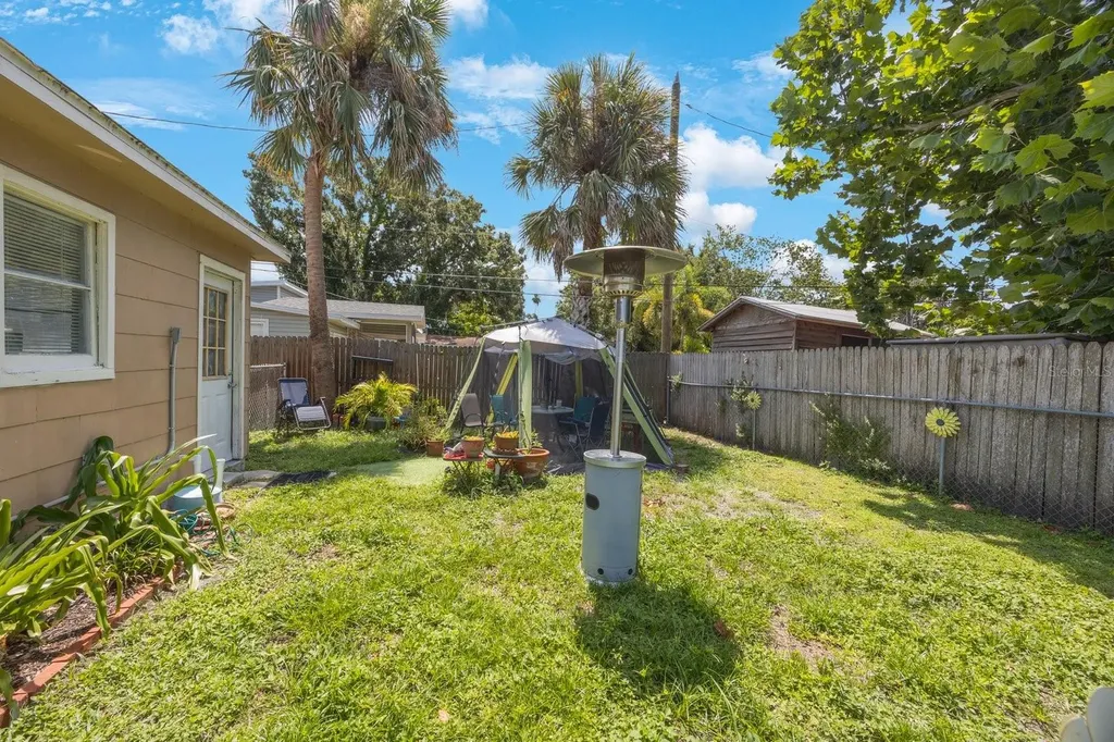 325 41st Street N St Petersburg FL 33713