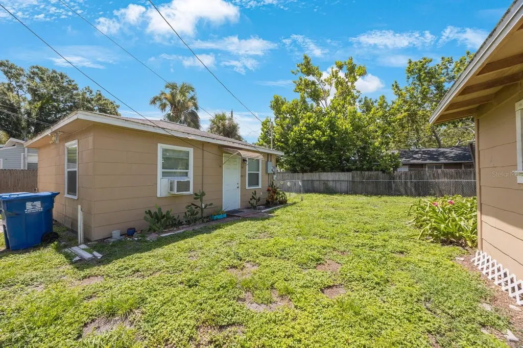 325 41st Street N St Petersburg FL 33713