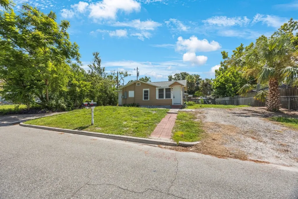 325 41st Street N St Petersburg FL 33713