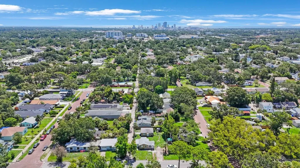 325 41st Street N St Petersburg FL 33713