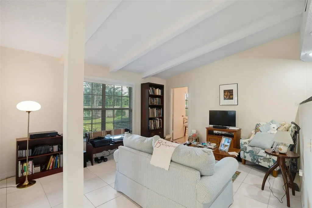 4217 Oakhurst Circle E Sarasota FL 34233