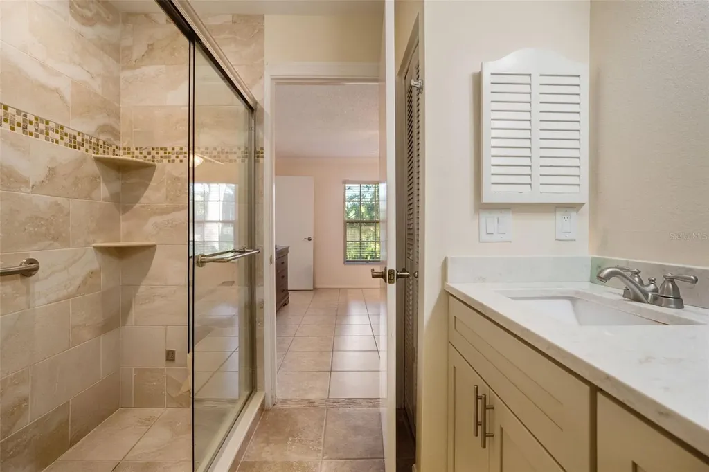 4217 Oakhurst Circle E Sarasota FL 34233