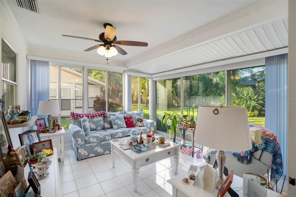 4217 Oakhurst Circle E Sarasota FL 34233