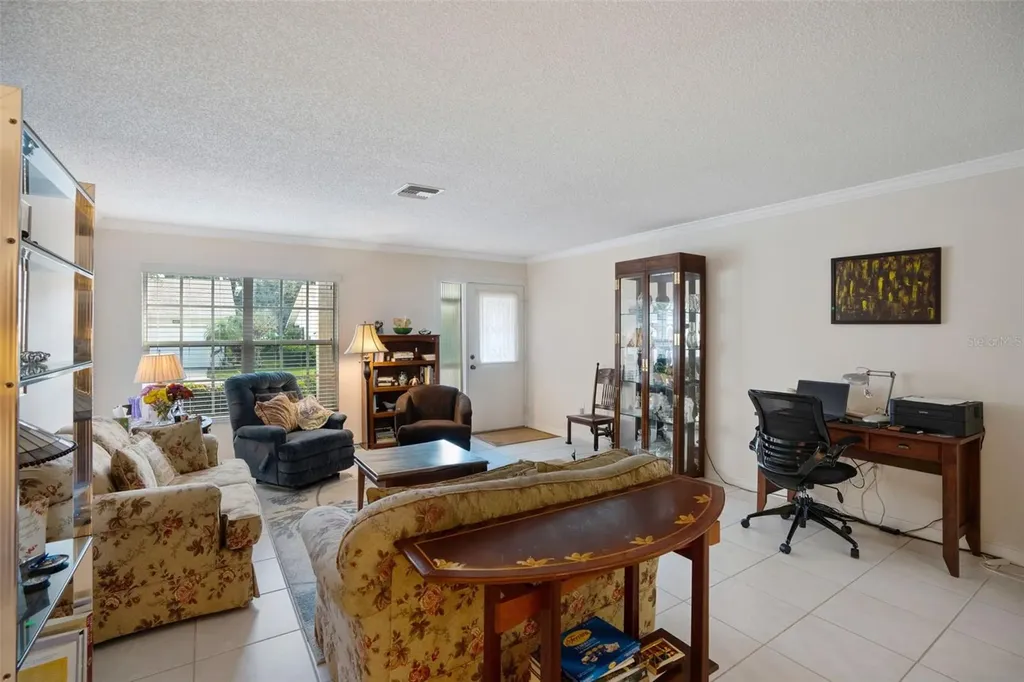 4217 Oakhurst Circle E Sarasota FL 34233