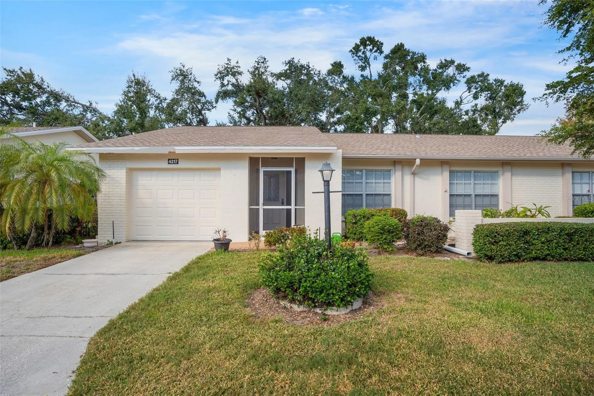 4217 Oakhurst Circle E Sarasota FL 34233