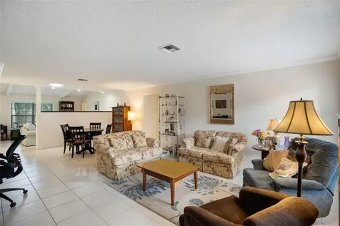 4217 Oakhurst Circle E Sarasota FL 34233