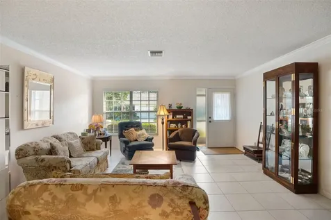 4217 Oakhurst Circle E Sarasota FL 34233