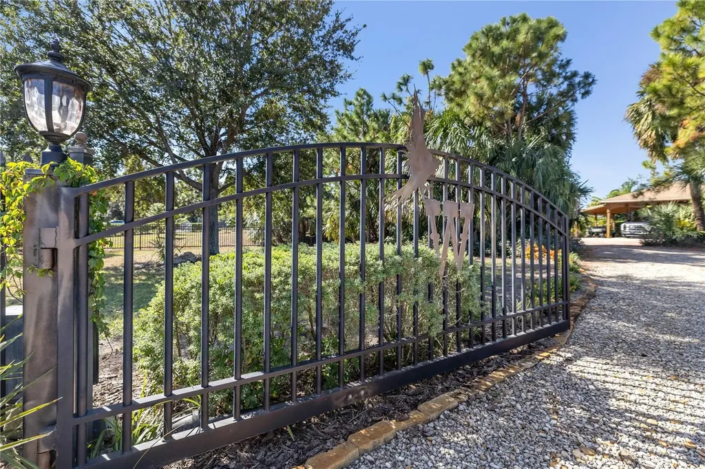 2209 Lost River Trail Ruskin FL 33570