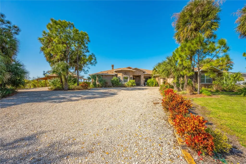 2209 Lost River Trail Ruskin FL 33570